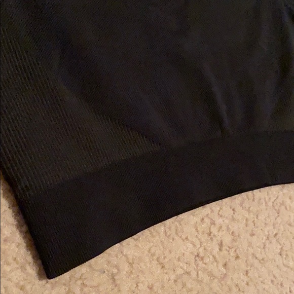 NWT Gymshark black ultra seamless crop top - Picture 9 of 12